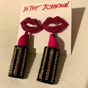 BETSEY JOHNSON ‘Going All Out’ Line Lipstick Crystals Dangle Drop Earrings NWT